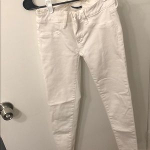 White skinny jeans